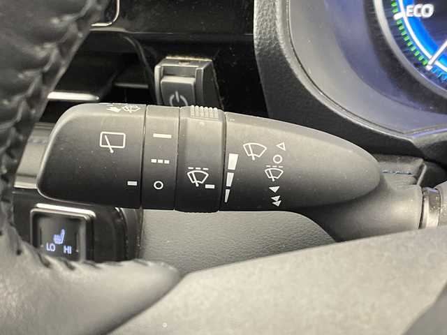 トヨタ ヴォクシー ハイブリッド S－Z 栃木県 2023(令5)年 3.9万km アティチュードブラックマイカ 純正ディスプレイオーディオナビ/(フルセグTV・Bluetooth)/パノラミックビューモニター/バックカメラ/トヨタセーフティセンス/ ・プリクラッシュセーフティ/ ・レーンキープアシスト/ ・アダプティブクルーズコントロール/ ・オートハイビーム/前後コーナーセンサー/パーキングアシスト/AC100V電源/両側パワースライドドア/黒革調シートカバー/前席シートヒーター/LEDヘッドライト/オートライト/純正アルミホイール/社外フロアマット/スマートキー