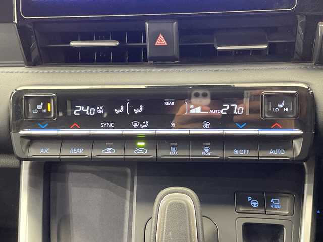 トヨタ ヴォクシー ハイブリッド S－Z 栃木県 2023(令5)年 3.9万km アティチュードブラックマイカ 純正ディスプレイオーディオナビ/(フルセグTV・Bluetooth)/パノラミックビューモニター/バックカメラ/トヨタセーフティセンス/ ・プリクラッシュセーフティ/ ・レーンキープアシスト/ ・アダプティブクルーズコントロール/ ・オートハイビーム/前後コーナーセンサー/パーキングアシスト/AC100V電源/両側パワースライドドア/黒革調シートカバー/前席シートヒーター/LEDヘッドライト/オートライト/純正アルミホイール/社外フロアマット/スマートキー