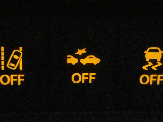 スズキ スペーシア ギア HYBRID XZターボ 兵庫県 2021(令3)年 6.3万km ピュアホワイトP ヘッドアップディスプレイ/追従クルーズコントロール/パドルシフト/パナソニックナビ（SD）/両側パワースライドドア/シートヒーター/Bluetoothオーディオ/革巻きステアリング/ステアリングスイッチ/ETC/純正フロアマット