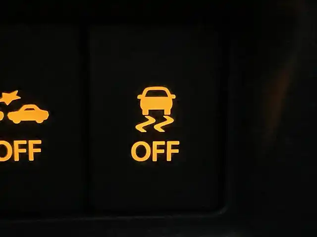 スズキ スペーシア ギア HYBRID XZターボ 兵庫県 2021(令3)年 6.3万km ピュアホワイトP ヘッドアップディスプレイ/追従クルーズコントロール/パドルシフト/パナソニックナビ（SD）/両側パワースライドドア/シートヒーター/Bluetoothオーディオ/革巻きステアリング/ステアリングスイッチ/ETC/純正フロアマット