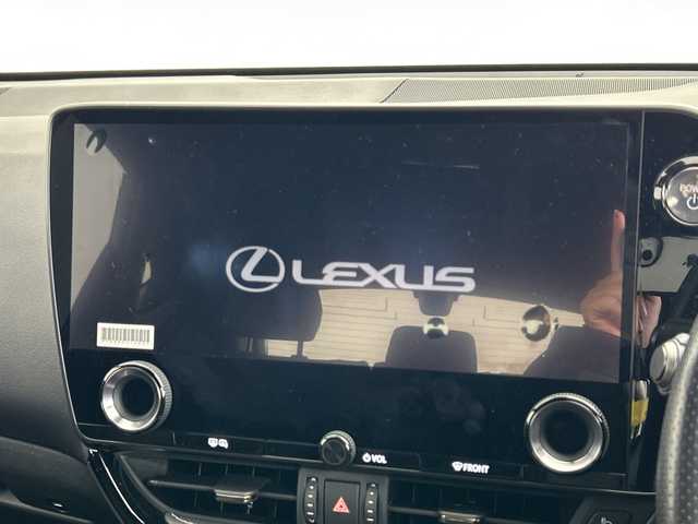 レクサス ＮＸ 350h Fスポーツ 三重県 2023(令5)年 2万km ホワイトノーヴァガラスフレーク /禁煙車 //ワンオーナー //全周囲カメラ //ムーンルーフ //レクサスチームメート/・アドバンスドドライブ/・アドバンスドパーク//14型ディスプレイオーディオ// ハンズフリー電動リアゲート //純正OPオレンジキャリパー //Lexsus Safety system +/・プリクラッシュセーフティー/・レーンチェンジアシスト/・レーントレーシングアシスト/・レーンディパーチャーアラート/・BSM/・ヘッドアップディスプレイ/・オートマチックハイビーム/・アダプティブハイビームシステム/・プロアクティブドライビングアシスト/・フロントクロストラフィックアラート/・レーダークルーズコントロール//DN席パワーシート//純正ドラレコ前後 //全席シートヒーター //DN席ベンチレーション