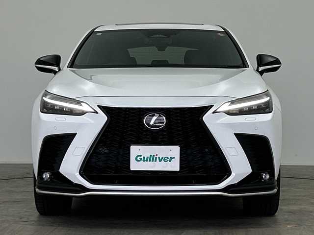 レクサス ＮＸ 350h Fスポーツ 三重県 2023(令5)年 2万km ホワイトノーヴァガラスフレーク /禁煙車 //ワンオーナー //全周囲カメラ //ムーンルーフ //レクサスチームメート/・アドバンスドドライブ/・アドバンスドパーク//14型ディスプレイオーディオ// ハンズフリー電動リアゲート //純正OPオレンジキャリパー //Lexsus Safety system +/・プリクラッシュセーフティー/・レーンチェンジアシスト/・レーントレーシングアシスト/・レーンディパーチャーアラート/・BSM/・ヘッドアップディスプレイ/・オートマチックハイビーム/・アダプティブハイビームシステム/・プロアクティブドライビングアシスト/・フロントクロストラフィックアラート/・レーダークルーズコントロール//DN席パワーシート//純正ドラレコ前後 //全席シートヒーター //DN席ベンチレーション