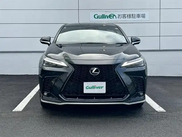 レクサス ＮＸ 350h Fスポーツ 長崎県 2025(令7)年 0.3万km グラファイトブラックガラスフレーク ワンオーナー/純正14インチナビ/(BT/フルセグ)/全方位カメラ/衝突軽減ブレーキ/レーンアシスト/ブラインドスポットモニター/コーナーセンサー/レーダークルーズ/ETC2.0/パドルシフト/パワーバックドア/赤レザーシート/パワーシート/シートヒーター/エアシート/ハンドルヒーター/ハンドル電動チルト/ドライブレコーダー/純正20インチAW/USB/Cタイプ