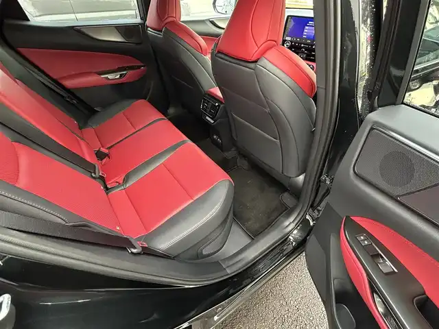 レクサス ＮＸ 350h Fスポーツ 長崎県 2025(令7)年 0.3万km グラファイトブラックガラスフレーク ワンオーナー/純正14インチナビ/(BT/フルセグ)/全方位カメラ/衝突軽減ブレーキ/レーンアシスト/ブラインドスポットモニター/コーナーセンサー/レーダークルーズ/ETC2.0/パドルシフト/パワーバックドア/赤レザーシート/パワーシート/シートヒーター/エアシート/ハンドルヒーター/ハンドル電動チルト/ドライブレコーダー/純正20インチAW/USB/Cタイプ