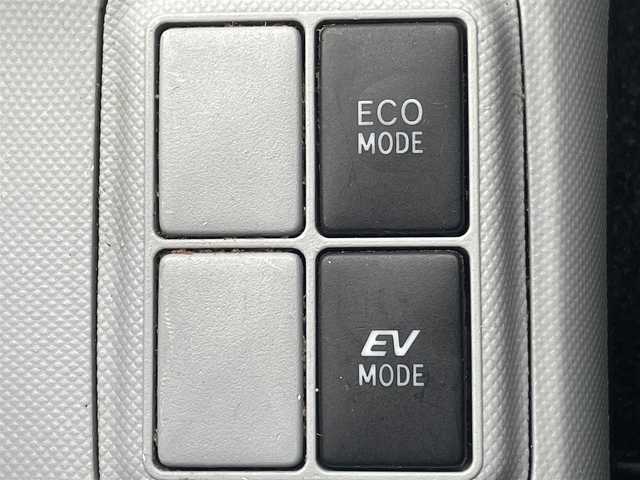 トヨタ アクア L 山形県 2015(平27)年 7.6万km シルバーM 純正カーオーディオ (CP-W64)/　　CD USB AUX AM/FM/ドライブレコーダー/アイドリングストップ/横滑り防止装置/電動格納ウィンカーミラー/純正フロアマット/ドアバイザ―/AAC/リモコンキー/ETC