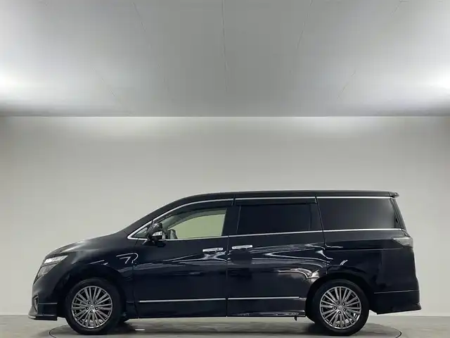 日産 エルグランド 250HWS S アーバンクロム 埼玉県 2020(令2)年 5.4万km 黒 サンルーフ　純正１０型ナビ　フルセグＴＶ　Ｂｌｕｅｔｏｏｔｈ　Ｂｌｕ－ｒａｙ　純正１１型後席モニター　両側電動　全方位　オットマン　ブラウンハーフレザーシート　電動リアゲート　ドラレコ　ＢＳＭ