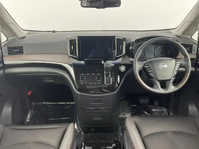 日産 エルグランド 250HWS S アーバンクロム 埼玉県 2020(令2)年 5.4万km 黒 サンルーフ　純正１０型ナビ　フルセグＴＶ　Ｂｌｕｅｔｏｏｔｈ　Ｂｌｕ－ｒａｙ　純正１１型後席モニター　両側電動　全方位　オットマン　ブラウンハーフレザーシート　電動リアゲート　ドラレコ　ＢＳＭ