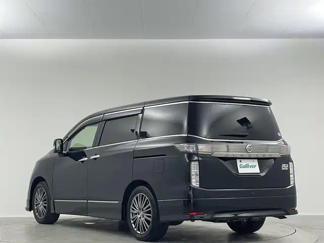 日産 エルグランド 250HWS S アーバンクロム 埼玉県 2020(令2)年 5.4万km 黒 サンルーフ　純正１０型ナビ　フルセグＴＶ　Ｂｌｕｅｔｏｏｔｈ　Ｂｌｕ－ｒａｙ　純正１１型後席モニター　両側電動　全方位　オットマン　ブラウンハーフレザーシート　電動リアゲート　ドラレコ　ＢＳＭ