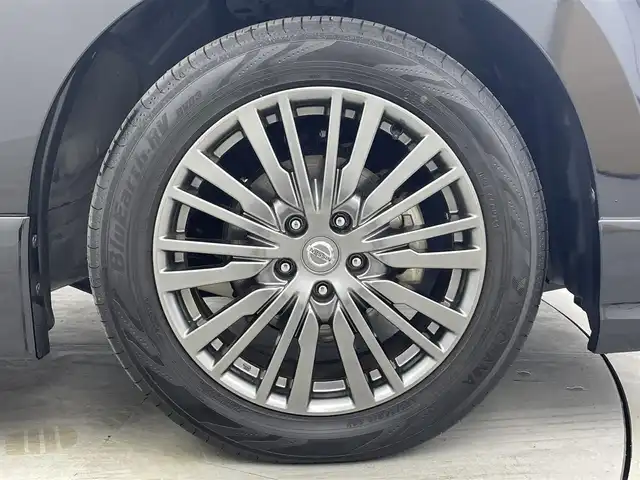 日産 エルグランド 250HWS S アーバンクロム 埼玉県 2020(令2)年 5.4万km 黒 サンルーフ　純正１０型ナビ　フルセグＴＶ　Ｂｌｕｅｔｏｏｔｈ　Ｂｌｕ－ｒａｙ　純正１１型後席モニター　両側電動　全方位　オットマン　ブラウンハーフレザーシート　電動リアゲート　ドラレコ　ＢＳＭ
