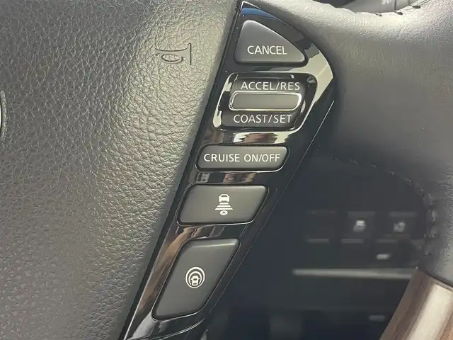 日産 エルグランド 250HWS S アーバンクロム 埼玉県 2020(令2)年 5.4万km 黒 サンルーフ　純正１０型ナビ　フルセグＴＶ　Ｂｌｕｅｔｏｏｔｈ　Ｂｌｕ－ｒａｙ　純正１１型後席モニター　両側電動　全方位　オットマン　ブラウンハーフレザーシート　電動リアゲート　ドラレコ　ＢＳＭ