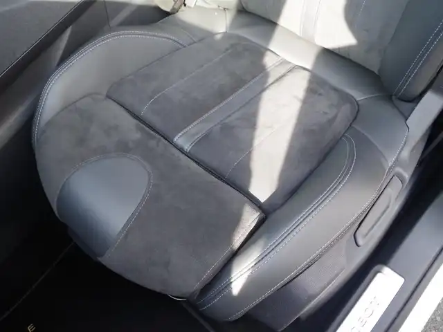 プジョー ５００８ GT ブルーHDi 香川県 2021(令3)年 3.3万km 白Ⅱ 衝突軽減/レーンアシスト/BSM/純正ナビ/地デジ/BT/カープレイ/バックカメラ/ハーフレザーシート/シートヒーター/パワーバックドア/F/Rコーナーセンサー/ACC/サンルーフ/ワイヤレス充電/ETC