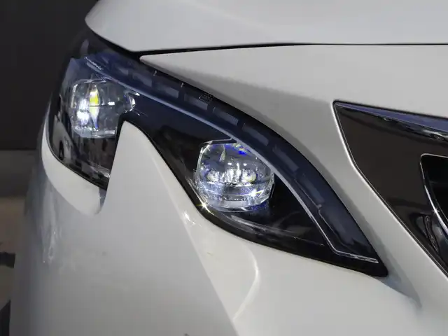 プジョー ５００８ GT ブルーHDi 香川県 2021(令3)年 3.3万km 白Ⅱ 衝突軽減/レーンアシスト/BSM/純正ナビ/地デジ/BT/カープレイ/バックカメラ/ハーフレザーシート/シートヒーター/パワーバックドア/F/Rコーナーセンサー/ACC/サンルーフ/ワイヤレス充電/ETC