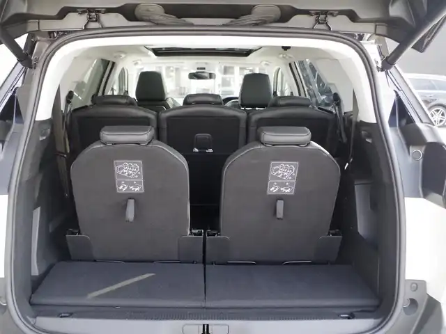 プジョー ５００８ GT ブルーHDi 香川県 2021(令3)年 3.3万km 白Ⅱ 衝突軽減/レーンアシスト/BSM/純正ナビ/地デジ/BT/カープレイ/バックカメラ/ハーフレザーシート/シートヒーター/パワーバックドア/F/Rコーナーセンサー/ACC/サンルーフ/ワイヤレス充電/ETC