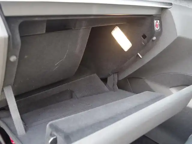 プジョー ５００８ GT ブルーHDi 香川県 2021(令3)年 3.3万km 白Ⅱ 衝突軽減/レーンアシスト/BSM/純正ナビ/地デジ/BT/カープレイ/バックカメラ/ハーフレザーシート/シートヒーター/パワーバックドア/F/Rコーナーセンサー/ACC/サンルーフ/ワイヤレス充電/ETC