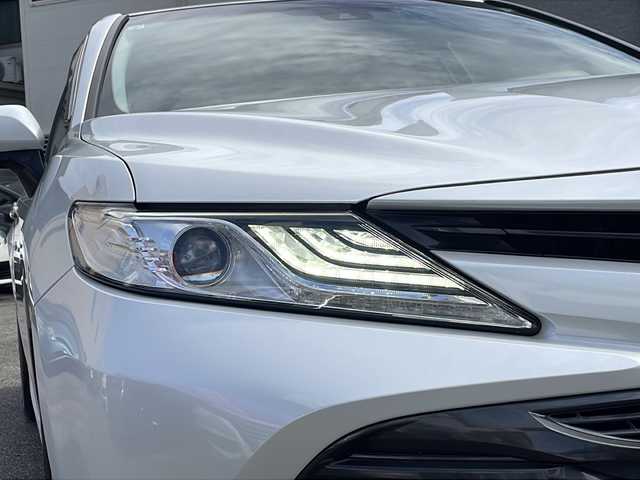トヨタ カムリ X 愛知県 2017(平29)年 6.5万km プラチナホワイトパールマイカ /純正ナビ//フルセグTV・Bluetooth・CD・DVD//プッシュスタート//ビルトインETC//電格ミラー//プリクラッシュセーフティ//純正ドアバイザー//純正フロアマット//車両接近通報装置//ドライブレコーダー//LEDヘッドライト//オートライト・オートハイビーム