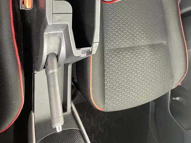 トヨタ ライズ G 福井県 2024(令6)年 1.9万km ブラックマイカメタリック 4WD/寒冷地仕様/純正ディスプレイオーディオ/（フルセグTV/BT/USB/Ipod/AppleCarPlay)/全方位カメラ/スマートアシスト/衝突被害軽減ブレーキ/車線逸脱警報/先行車発進お知らせ/前後誤発進抑制機能/パーキングセンサー/アイドリングストップ/ワイパーデアイサー/横滑り防止/前席シートヒーター/ビルトインETC/LEDヘッドライト/プッシュスタート/スマートキー