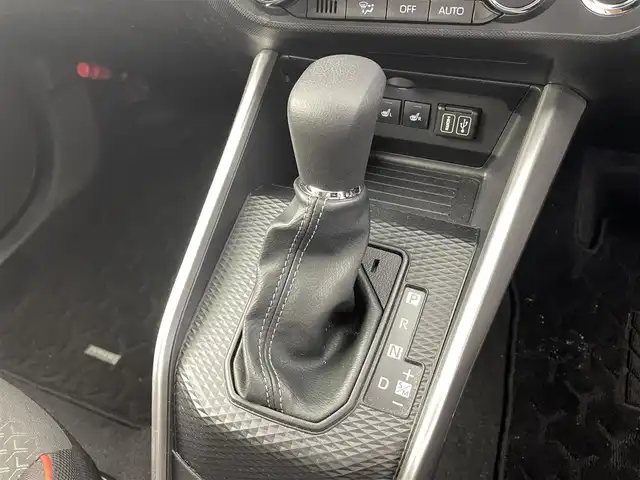 トヨタ ライズ G 福井県 2024(令6)年 1.9万km ブラックマイカメタリック 4WD/寒冷地仕様/純正ディスプレイオーディオ/（フルセグTV/BT/USB/Ipod/AppleCarPlay)/全方位カメラ/スマートアシスト/衝突被害軽減ブレーキ/車線逸脱警報/先行車発進お知らせ/前後誤発進抑制機能/パーキングセンサー/アイドリングストップ/ワイパーデアイサー/横滑り防止/前席シートヒーター/ビルトインETC/LEDヘッドライト/プッシュスタート/スマートキー