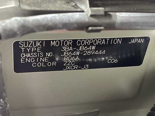 スズキ ジムニー XC 神奈川県 2023(令5)年 1.9万km ジャングルグリーン 4WD/ターボ/純正8型メモリーナビゲーション【CN-FZ886】/フルセグ　Bluetooth　USB　SD/セーフティサポート/デュアルセンサーブレーキサポート/誤発進抑制機能/車線逸脱警報機能/ふらつき警報機能/先行車発進お知らせ機能/標識認識機能/ハイビームアシスト/クルーズコントロール/アイドリングストップ/革巻きステアリング/ステアリングスイッチ/前席シートヒーター/ナビ連動ETC2.0/ダウンヒルアシストコントロール/プッシュスタート/スマートキー/フロントグリル【ディーラーオプション】/LEDヘッドライト/オートライト/ヘッドライトウォッシャー/純正16インチアルミホイール/電格ウインカーミラー/背面タイヤ