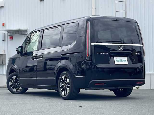 ホンダ ステップワゴン eHEV エアー EX 三重県 2025(令7)年 0.1千km クリスタルブラックパール 登録済未使用車/純正11.4型ナビ /バックカメラ /BSM /両側パワースライドドア/パワーバックドア /前席シートヒーター /USB・タイプC給電/前後コーナーセンサー /レーダークルーズコントロール /レーンキープアシスト/衝突軽減ブレーキ/革巻きステアリング/ステアリングスイッチ/LEDヘッドライト/オートハイビーム/オートライト/オットマン /スペアキー /ウォークスルー/LEDヘッドライト/電動格納ミラー/禁煙車