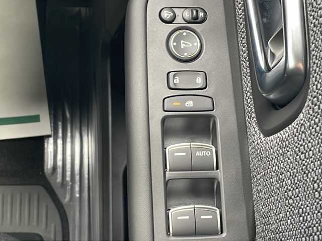 ホンダ ステップワゴン eHEV エアー EX 三重県 2025(令7)年 0.1千km クリスタルブラックパール 登録済未使用車/純正11.4型ナビ /バックカメラ /BSM /両側パワースライドドア/パワーバックドア /前席シートヒーター /USB・タイプC給電/前後コーナーセンサー /レーダークルーズコントロール /レーンキープアシスト/衝突軽減ブレーキ/革巻きステアリング/ステアリングスイッチ/LEDヘッドライト/オートハイビーム/オートライト/オットマン /スペアキー /ウォークスルー/LEDヘッドライト/電動格納ミラー/禁煙車