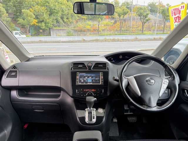 日産 セレナ ハイウェイスター 大阪府 2011(平23)年 3.9万km ブリリアントホワイトパール /禁煙車//ワンオーナー//ディーラー純正HDDナビ/HS310-W//Bluetooth/CD/DVD/AUX//ワンセグテレビ//バックカメラ//クルコン//両側パワースライドドア//純正フロアマット//純正16インチアルミホイール//サンシェード//ドアバイザー//ETC