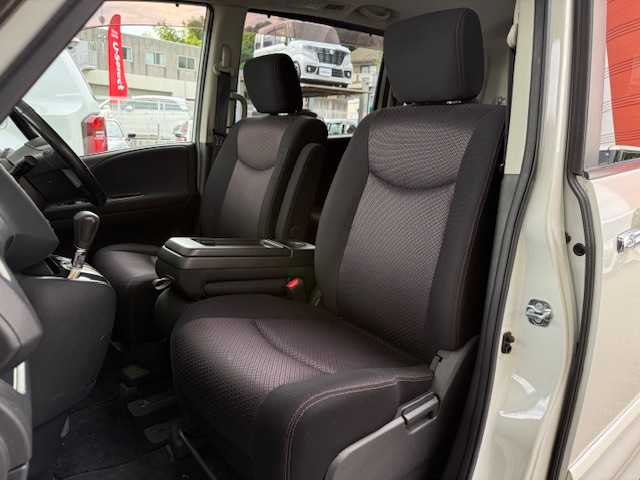 日産 セレナ ハイウェイスター 大阪府 2011(平23)年 3.9万km ブリリアントホワイトパール /禁煙車//ワンオーナー//ディーラー純正HDDナビ/HS310-W//Bluetooth/CD/DVD/AUX//ワンセグテレビ//バックカメラ//クルコン//両側パワースライドドア//純正フロアマット//純正16インチアルミホイール//サンシェード//ドアバイザー//ETC