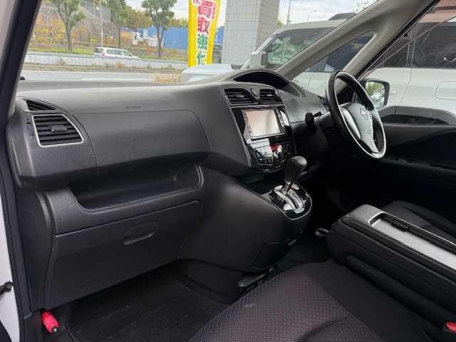 日産 セレナ ハイウェイスター 大阪府 2011(平23)年 3.9万km ブリリアントホワイトパール /禁煙車//ワンオーナー//ディーラー純正HDDナビ/HS310-W//Bluetooth/CD/DVD/AUX//ワンセグテレビ//バックカメラ//クルコン//両側パワースライドドア//純正フロアマット//純正16インチアルミホイール//サンシェード//ドアバイザー//ETC