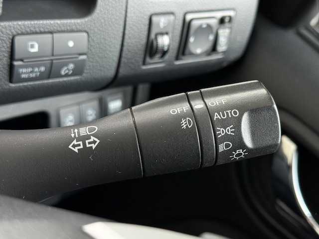 日産 セレナ ハイウェイスター 大阪府 2011(平23)年 3.9万km ブリリアントホワイトパール /禁煙車//ワンオーナー//ディーラー純正HDDナビ/HS310-W//Bluetooth/CD/DVD/AUX//ワンセグテレビ//バックカメラ//クルコン//両側パワースライドドア//純正フロアマット//純正16インチアルミホイール//サンシェード//ドアバイザー//ETC