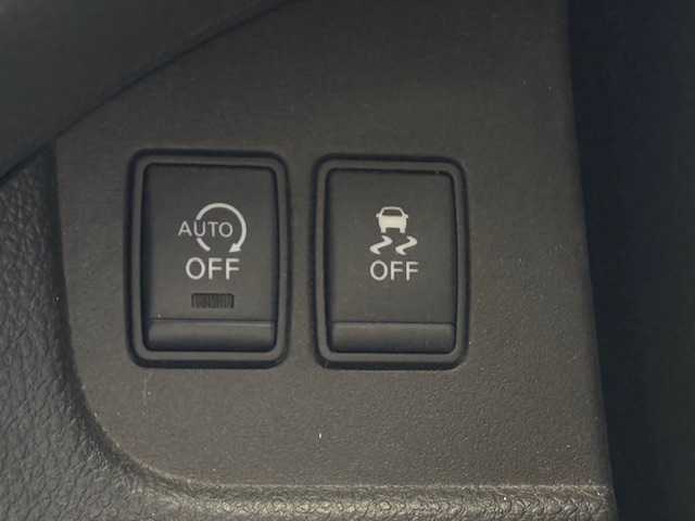 日産 セレナ ハイウェイスター 大阪府 2011(平23)年 3.9万km ブリリアントホワイトパール /禁煙車//ワンオーナー//ディーラー純正HDDナビ/HS310-W//Bluetooth/CD/DVD/AUX//ワンセグテレビ//バックカメラ//クルコン//両側パワースライドドア//純正フロアマット//純正16インチアルミホイール//サンシェード//ドアバイザー//ETC