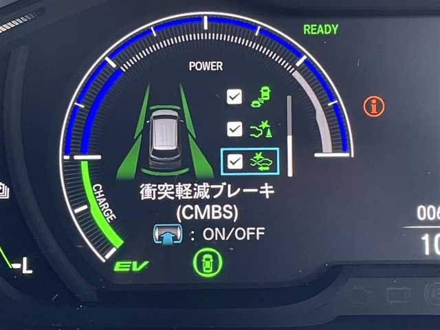 ホンダ オデッセイ ハイブリッド e:HEVアブソルート EXブラックED 熊本県 2025(令7)年 0.7万km プラチナホワイトパール 黒革シート/両側パワースライドドア/パワーテールゲート/電子パーキングブレーキ/・BRAKE HOLD機能/置くだけ充電/後席エアコン/DN席＋2列目パワーシート/シートヒーター/2列目電動オットマン/キャプテンシート/ISOFIX対応/パドルシフト/革巻きステアリング/ステアリングリモコン/純正18インチアルミホイール/純正LEDヘッドライト/・オートマチックハイビーム/純正LEDフォグランプ/新車保証書/取扱説明書/スペアキー１本/ホンダセンシング/・アダプティブクルーズコントロール/・路外逸脱抑制機能/・ブラインドスポットインフォメーション/・踏み間違い衝突軽減システム/・衝突被害軽減ブレーキ/・パーキングセンサーシステム/・標識認識機能