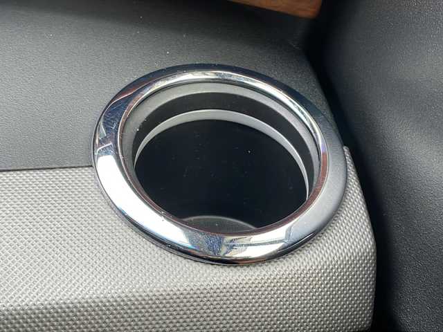 ホンダ フリード ハイブリット ジャストセレクション 山口県 2012(平24)年 9.9万km プレミアムホワイトパール 純正ナビ/DVD/CD/MSV/ワンセグTV/バックカメラ/両側パワースライドドア/純正HIDヘッドライト/純正フォグランプ/オートライト/ハーフレザーシート/革巻きステアリング/ステアリングスイッチ/クルーズコントロール/ウッド調パネル/横滑り防止/スマートキー×２/ビルトインETC/純正フロアマット/純正ドアバイザー/電動格納ウインカードアミラー