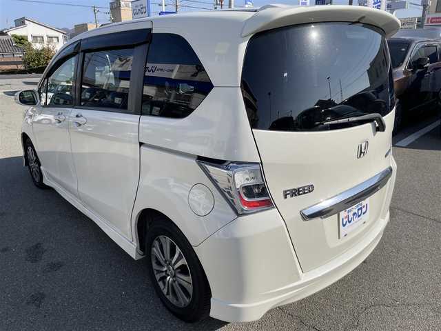 ホンダ フリード ハイブリット ジャストセレクション 兵庫県 2012(平24)年 9.9万km プレミアムホワイトパール 【(株)IDOMが運営する【じしゃロン姫路店】の自社ローン対象車両になります。こちらは現金ご利用時の価格です。自社ローンご希望の方は別途その旨お申付け下さい。】/純正ナビ/DVD/CD/MSV/ワンセグTV/バックカメラ/両側パワースライドドア/純正HIDヘッドライト/純正フォグランプ/オートライト/ハーフレザーシート/革巻きステアリング/ステアリングスイッチ/クルーズコントロール/ウッド調パネル/横滑り防止/スマートキー×２/ビルトインETC/純正フロアマット/純正ドアバイザー/電動格納ウインカードアミラー