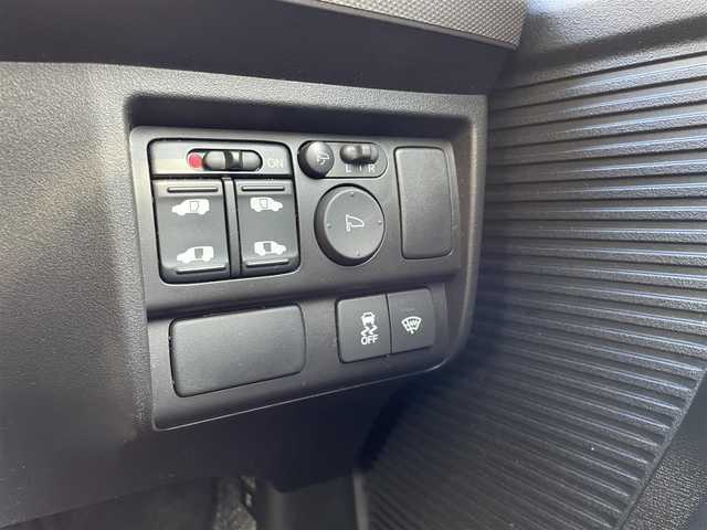 ホンダ フリード ハイブリット ジャストセレクション 兵庫県 2012(平24)年 9.9万km プレミアムホワイトパール 【(株)IDOMが運営する【じしゃロン姫路店】の自社ローン対象車両になります。こちらは現金ご利用時の価格です。自社ローンご希望の方は別途その旨お申付け下さい。】/純正ナビ/DVD/CD/MSV/ワンセグTV/バックカメラ/両側パワースライドドア/純正HIDヘッドライト/純正フォグランプ/オートライト/ハーフレザーシート/革巻きステアリング/ステアリングスイッチ/クルーズコントロール/ウッド調パネル/横滑り防止/スマートキー×２/ビルトインETC/純正フロアマット/純正ドアバイザー/電動格納ウインカードアミラー