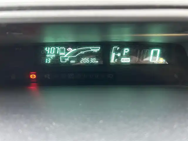 トヨタ アクア S 神奈川県 2013(平25)年 2.1万km シルバーM 登録時20630キロ/純正メモリナビ/CD/BT/ワンセグTV/バックカメラ　/ETC/オートライト/ヘッドライトレベライザー/ウィンカーミラー/スマートキー×２/プッシュスタート＆ストップ/ルーフスポイラー/リアコーナーセンサー/新車時保証書/取扱説明書/ナビ取扱説明書