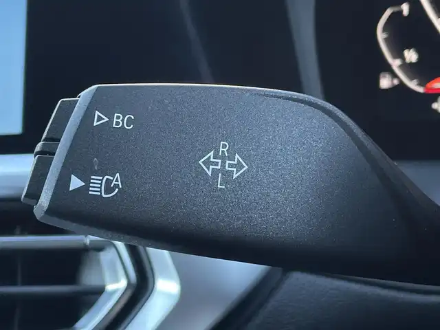 ＢＭＷ ３２０ｉ Mスポーツ 三重県 2019(令1)年 2.5万km サファイアブラックP コンフォートパッケージ　/社外地デジチューナー　　/DVD再生可　/電動トランク　/純正ナビ　/全方位カメラ　/Blueotth　/ETC　/純正18AW　/アンビエントライト　/ACC　/インテリジェントセーフティ　/LED　