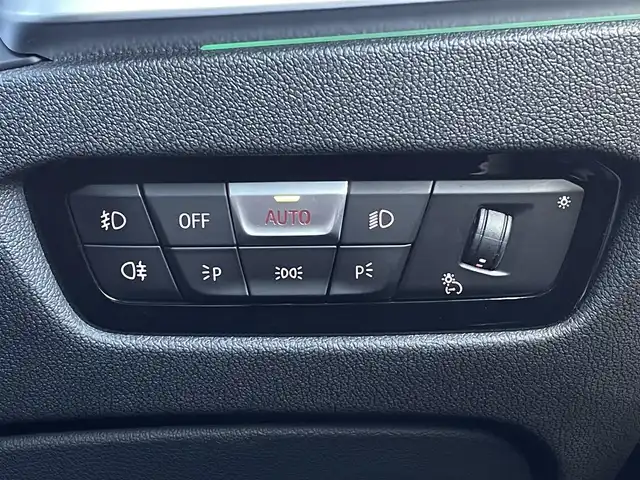 ＢＭＷ ３２０ｉ Mスポーツ 三重県 2019(令1)年 2.5万km サファイアブラックP コンフォートパッケージ　/社外地デジチューナー　　/DVD再生可　/電動トランク　/純正ナビ　/全方位カメラ　/Blueotth　/ETC　/純正18AW　/アンビエントライト　/ACC　/インテリジェントセーフティ　/LED　