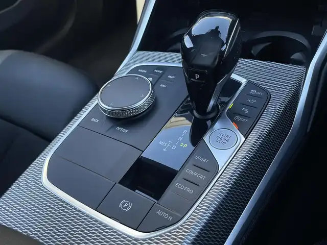 ＢＭＷ ３２０ｉ Mスポーツ 三重県 2019(令1)年 2.5万km サファイアブラックP コンフォートパッケージ　/社外地デジチューナー　　/DVD再生可　/電動トランク　/純正ナビ　/全方位カメラ　/Blueotth　/ETC　/純正18AW　/アンビエントライト　/ACC　/インテリジェントセーフティ　/LED　