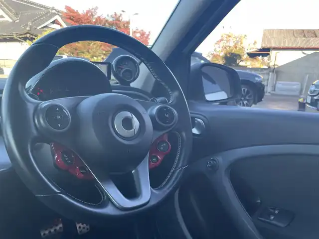 スマート ＭＣＣ スマート BRABUS エクスクルーシブ 栃木県 2019(令1)年 2.7万km 白Ⅱ 9インチフローティングナビ/　CN-F1DVD/フルセグTV/バックカメラ/ETC/キーレスキー/GPSレーダー/ドライブレコーダー/ガラスルーフ/レーンキープアシスト/クルーズコントロール/黒革シート/シートヒーター/リアソナー/LEDヘッドライト/オートライト