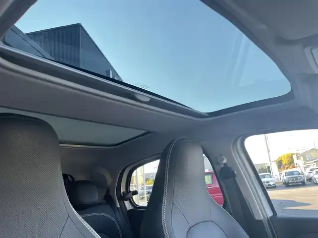 スマート ＭＣＣ スマート BRABUS エクスクルーシブ 栃木県 2019(令1)年 2.7万km 白Ⅱ 9インチフローティングナビ/　CN-F1DVD/フルセグTV/バックカメラ/ETC/キーレスキー/GPSレーダー/ドライブレコーダー/ガラスルーフ/レーンキープアシスト/クルーズコントロール/黒革シート/シートヒーター/リアソナー/LEDヘッドライト/オートライト