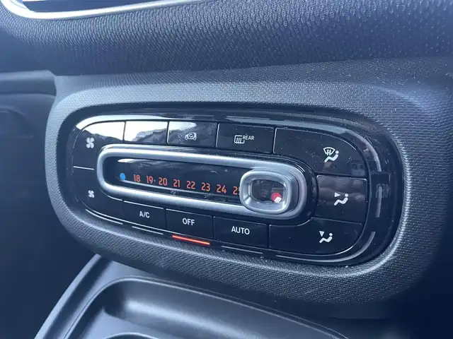 スマート ＭＣＣ スマート BRABUS エクスクルーシブ 栃木県 2019(令1)年 2.7万km 白Ⅱ 9インチフローティングナビ/　CN-F1DVD/フルセグTV/バックカメラ/ETC/キーレスキー/GPSレーダー/ドライブレコーダー/ガラスルーフ/レーンキープアシスト/クルーズコントロール/黒革シート/シートヒーター/リアソナー/LEDヘッドライト/オートライト