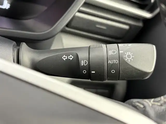 トヨタ ライズ Z 愛知県 2020(令2)年 2.7万km シャイニングホワイトパール スマートアシスト/純正ディスプレイオーディオ/・フルセグTV/・AM/FM/・USB/パノラミックビューモニター/モデリスタフルエアロ/ETC/ブラインドスポットモニター/ドライブレコーダー/シートヒーター/フロアマット/純正17インチアルミホイール/LEDヘッドライト/スマートキー/プッシュスタート/ドアバイザー