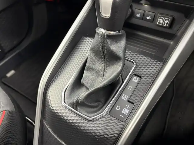 トヨタ ライズ Z 愛知県 2020(令2)年 2.7万km シャイニングホワイトパール スマートアシスト/純正ディスプレイオーディオ/・フルセグTV/・AM/FM/・USB/パノラミックビューモニター/モデリスタフルエアロ/ETC/ブラインドスポットモニター/ドライブレコーダー/シートヒーター/フロアマット/純正17インチアルミホイール/LEDヘッドライト/スマートキー/プッシュスタート/ドアバイザー