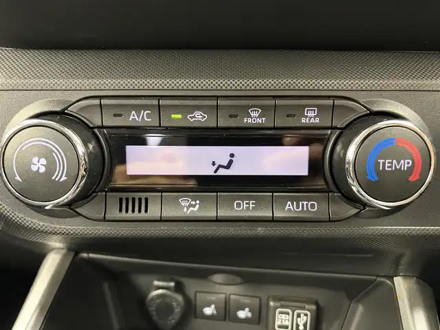 トヨタ ライズ Z 愛知県 2020(令2)年 2.7万km シャイニングホワイトパール スマートアシスト/純正ディスプレイオーディオ/・フルセグTV/・AM/FM/・USB/パノラミックビューモニター/モデリスタフルエアロ/ETC/ブラインドスポットモニター/ドライブレコーダー/シートヒーター/フロアマット/純正17インチアルミホイール/LEDヘッドライト/スマートキー/プッシュスタート/ドアバイザー