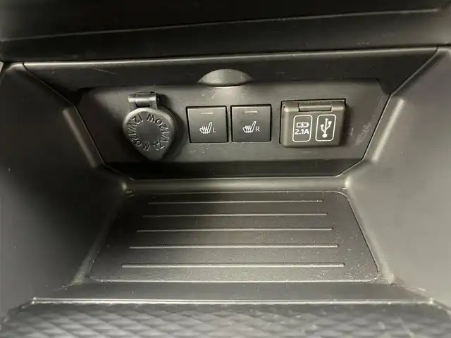 トヨタ ライズ Z 愛知県 2020(令2)年 2.7万km シャイニングホワイトパール スマートアシスト/純正ディスプレイオーディオ/・フルセグTV/・AM/FM/・USB/パノラミックビューモニター/モデリスタフルエアロ/ETC/ブラインドスポットモニター/ドライブレコーダー/シートヒーター/フロアマット/純正17インチアルミホイール/LEDヘッドライト/スマートキー/プッシュスタート/ドアバイザー