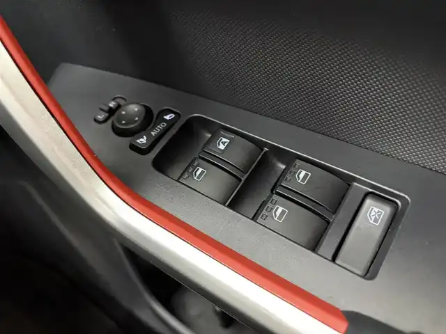 トヨタ ライズ Z 愛知県 2020(令2)年 2.7万km シャイニングホワイトパール スマートアシスト/純正ディスプレイオーディオ/・フルセグTV/・AM/FM/・USB/パノラミックビューモニター/モデリスタフルエアロ/ETC/ブラインドスポットモニター/ドライブレコーダー/シートヒーター/フロアマット/純正17インチアルミホイール/LEDヘッドライト/スマートキー/プッシュスタート/ドアバイザー