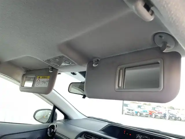 トヨタ アクア S スタイルブラック 佐賀県 2017(平29)年 6.4万km ダークブルーマイカ 社外SDナビゲーション/・フルセグTV/CD/DVD/SD/Bluetooth/バックカメラ/ビルトインETC/ISOFIX対応/ステアリングリモコン/純正LEDヘッドライト/・オートマチックハイビーム/純正フロアマット/純正ドアバイザ―/新車保証書/取扱説明書/スペアキー１本/プリクラッシュセーフティ/レーンディパーチャーアラート/横滑り防止装置