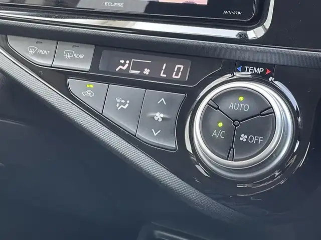 トヨタ アクア S スタイルブラック 佐賀県 2017(平29)年 6.4万km ダークブルーマイカ 社外SDナビゲーション/・フルセグTV/CD/DVD/SD/Bluetooth/バックカメラ/ビルトインETC/ISOFIX対応/ステアリングリモコン/純正LEDヘッドライト/・オートマチックハイビーム/純正フロアマット/純正ドアバイザ―/新車保証書/取扱説明書/スペアキー１本/プリクラッシュセーフティ/レーンディパーチャーアラート/横滑り防止装置