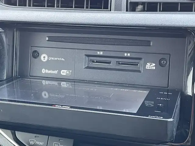 トヨタ アクア S スタイルブラック 佐賀県 2017(平29)年 6.4万km ダークブルーマイカ 社外SDナビゲーション/・フルセグTV/CD/DVD/SD/Bluetooth/バックカメラ/ビルトインETC/ISOFIX対応/ステアリングリモコン/純正LEDヘッドライト/・オートマチックハイビーム/純正フロアマット/純正ドアバイザ―/新車保証書/取扱説明書/スペアキー１本/プリクラッシュセーフティ/レーンディパーチャーアラート/横滑り防止装置