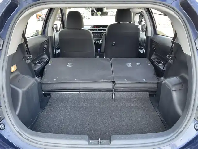 トヨタ アクア S スタイルブラック 佐賀県 2017(平29)年 6.4万km ダークブルーマイカ 社外SDナビゲーション/・フルセグTV/CD/DVD/SD/Bluetooth/バックカメラ/ビルトインETC/ISOFIX対応/ステアリングリモコン/純正LEDヘッドライト/・オートマチックハイビーム/純正フロアマット/純正ドアバイザ―/新車保証書/取扱説明書/スペアキー１本/プリクラッシュセーフティ/レーンディパーチャーアラート/横滑り防止装置