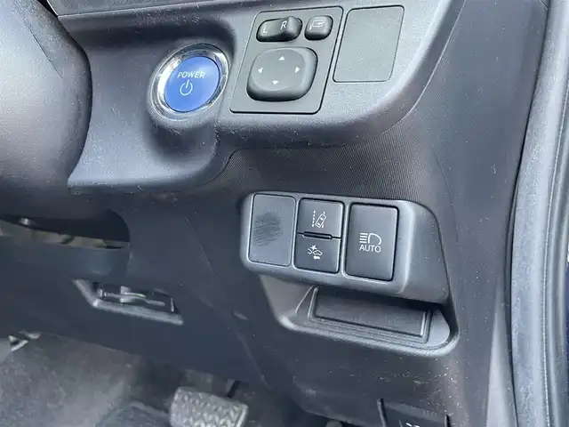 トヨタ アクア S スタイルブラック 佐賀県 2017(平29)年 6.4万km ダークブルーマイカ 社外SDナビゲーション/・フルセグTV/CD/DVD/SD/Bluetooth/バックカメラ/ビルトインETC/ISOFIX対応/ステアリングリモコン/純正LEDヘッドライト/・オートマチックハイビーム/純正フロアマット/純正ドアバイザ―/新車保証書/取扱説明書/スペアキー１本/プリクラッシュセーフティ/レーンディパーチャーアラート/横滑り防止装置